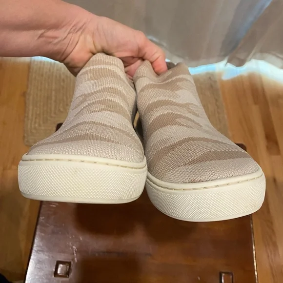 Rothy’s Retired Sand Camo Chelsea - Picture 5 of 6